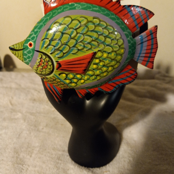 Used,not new handpainted on wood 4in. carved 🐠 fish barrette in shades of green - Picture 2 of 3